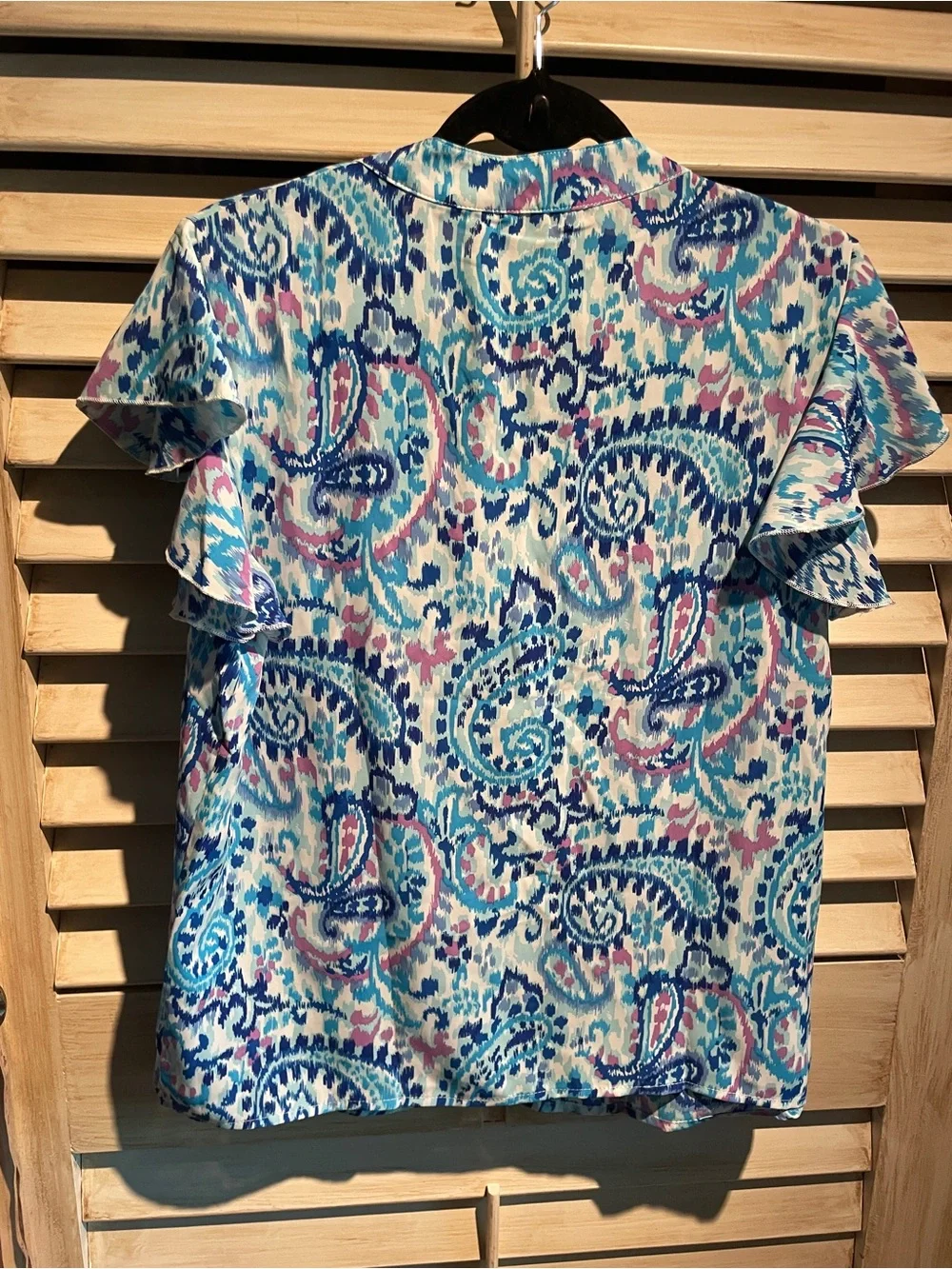 NWOT - Paisley Flutter Sleeve Blouse -SzL - Picture 7 of 9